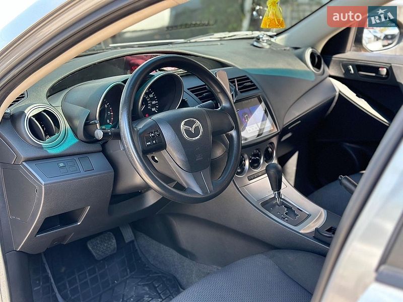 Седан Mazda 3 2011 в Виннице