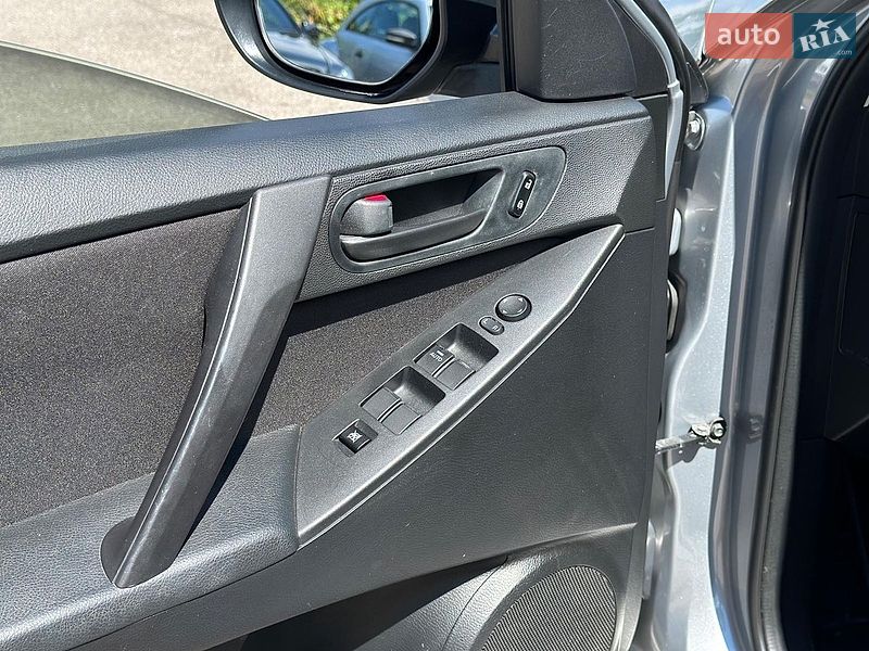 Седан Mazda 3 2011 в Виннице