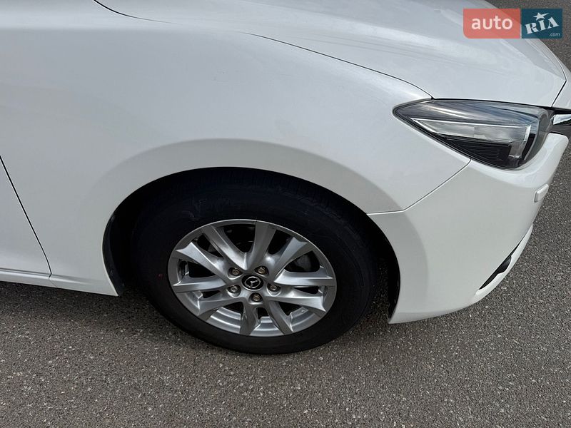 Седан Mazda 3 2018 в Києві