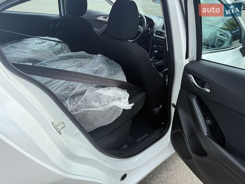 Седан Mazda 3 2018 в Києві