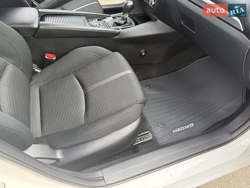 Седан Mazda 3 2018 в Києві