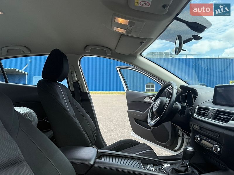 Седан Mazda 3 2018 в Києві