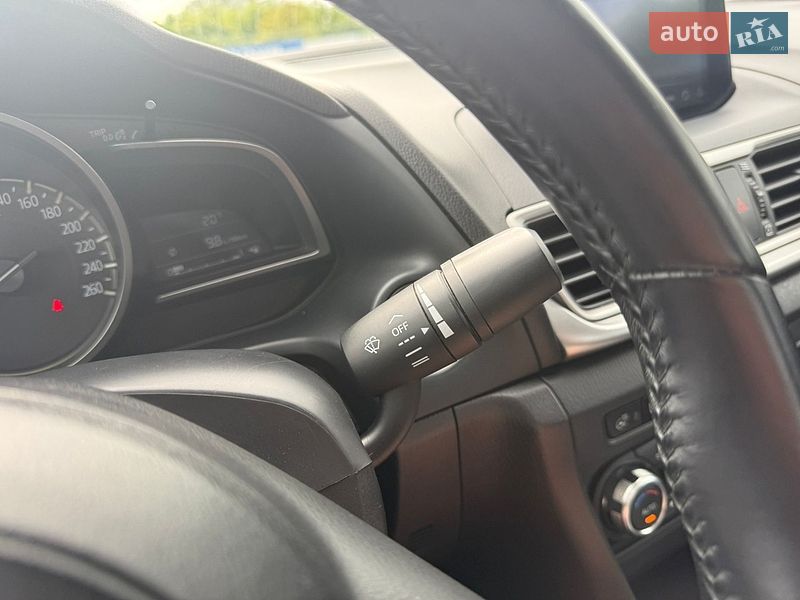Седан Mazda 3 2018 в Києві