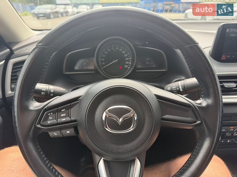 Седан Mazda 3 2018 в Києві