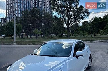 Седан Mazda 3 2017 в Днепре