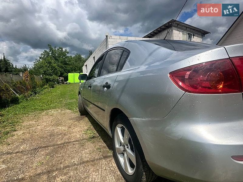 Седан Mazda 3 2005 в Луцке