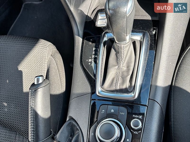 Седан Mazda 3 2017 в Днепре