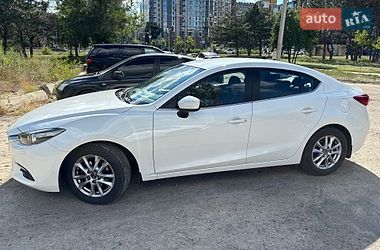 Седан Mazda 3 2017 в Днепре