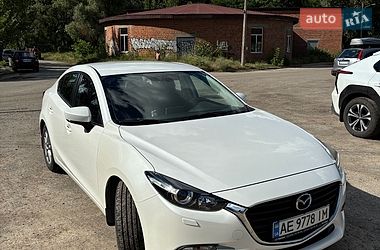 Седан Mazda 3 2017 в Дніпрі