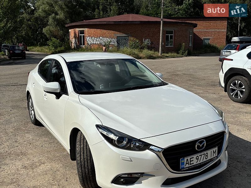 Седан Mazda 3 2017 в Дніпрі