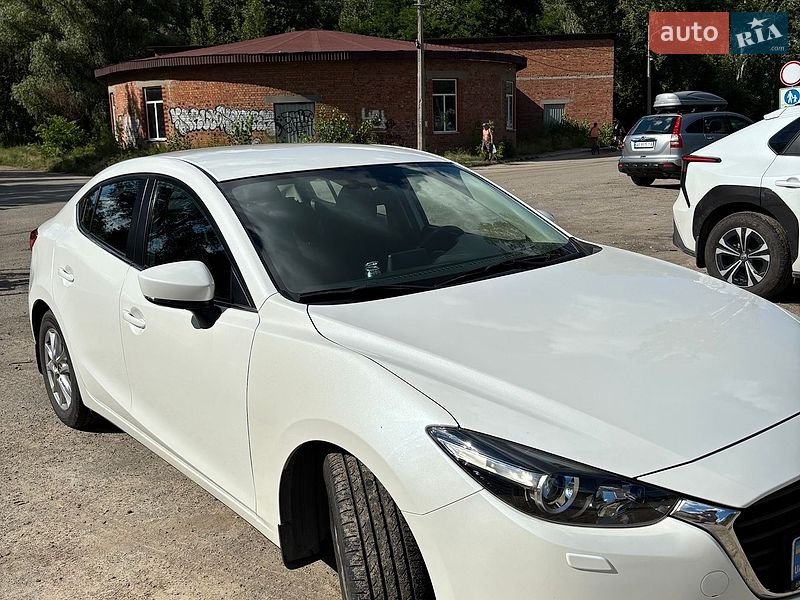 Седан Mazda 3 2017 в Днепре