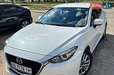 Седан Mazda 3 2017 в Днепре