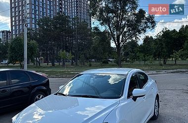 Седан Mazda 3 2017 в Днепре