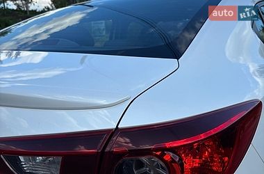 Седан Mazda 3 2017 в Днепре