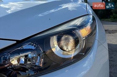 Седан Mazda 3 2017 в Днепре