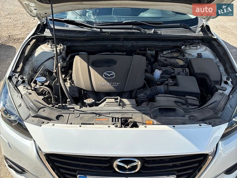 Седан Mazda 3 2017 в Днепре