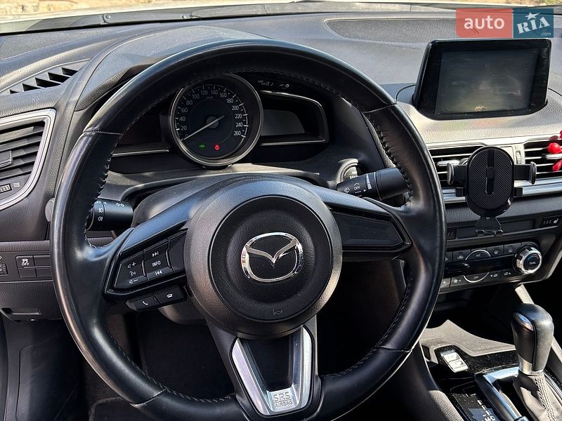 Седан Mazda 3 2017 в Днепре