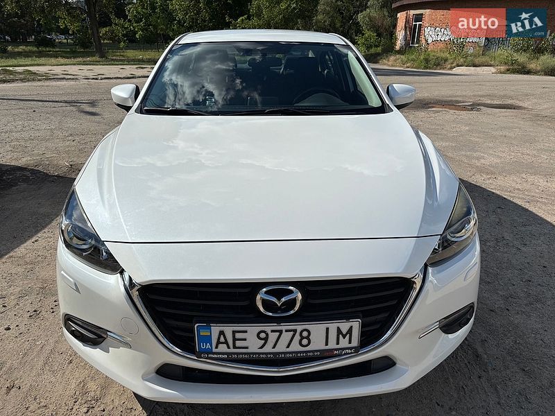 Седан Mazda 3 2017 в Днепре