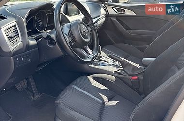 Седан Mazda 3 2017 в Днепре