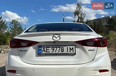 Седан Mazda 3 2017 в Днепре