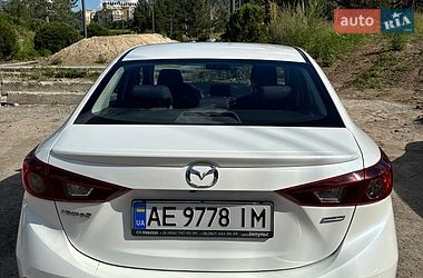 Седан Mazda 3 2017 в Днепре