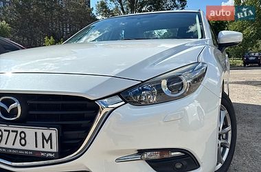 Седан Mazda 3 2017 в Днепре