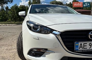 Седан Mazda 3 2017 в Днепре