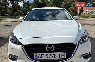 Седан Mazda 3 2017 в Днепре