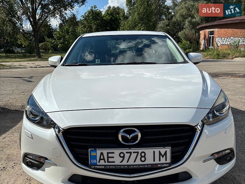Седан Mazda 3 2017 в Днепре