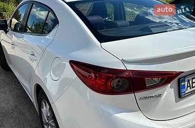 Седан Mazda 3 2017 в Днепре
