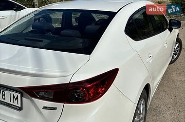Седан Mazda 3 2017 в Днепре