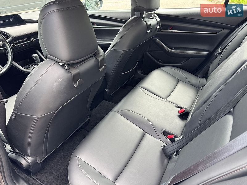 Седан Mazda 3 2023 в Киеве