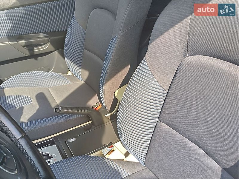 Седан Mazda 3 2007 в Тростянце