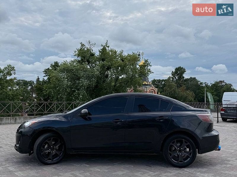 Седан Mazda 3 2013 в Харкові