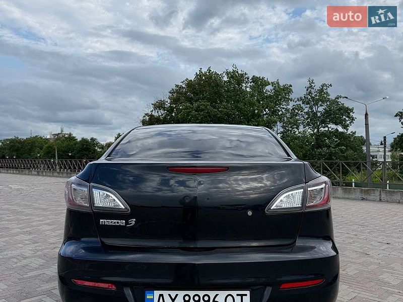 Седан Mazda 3 2013 в Харкові