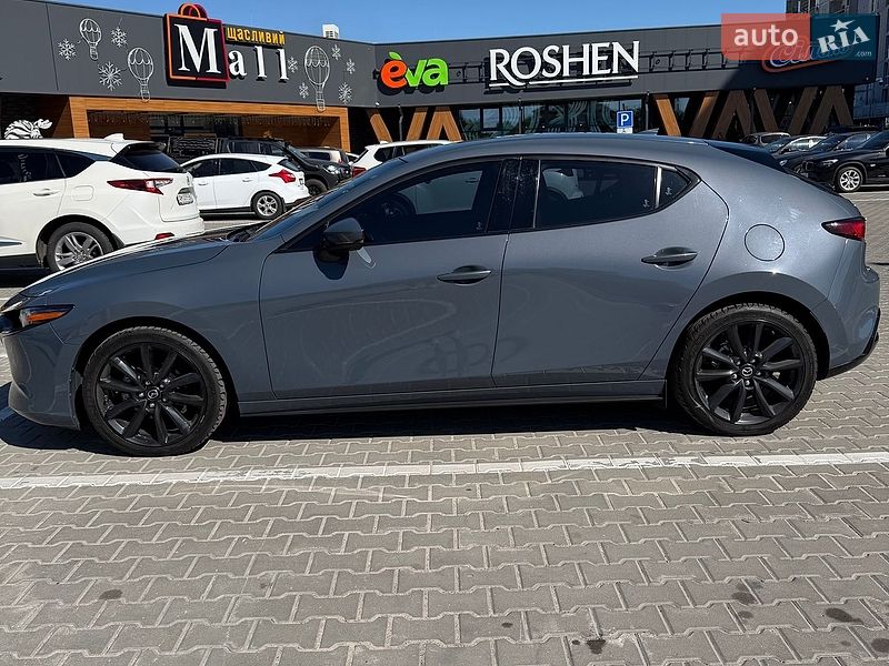 Хэтчбек Mazda 3 2021 в Киеве