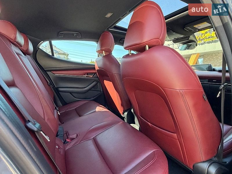 Хэтчбек Mazda 3 2021 в Киеве