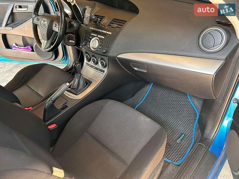 Хэтчбек Mazda 3 2010 в Катеринополе