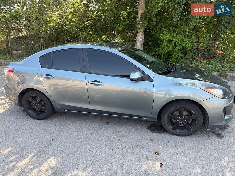 Седан Mazda 3 2012 в Запоріжжі