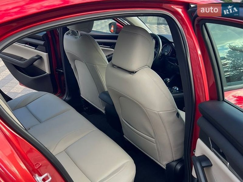 Седан Mazda 3 2019 в Львові