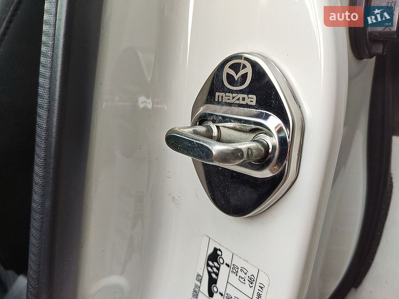 Седан Mazda 3 2016 в Киеве