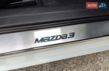 Седан Mazda 3 2016 в Киеве