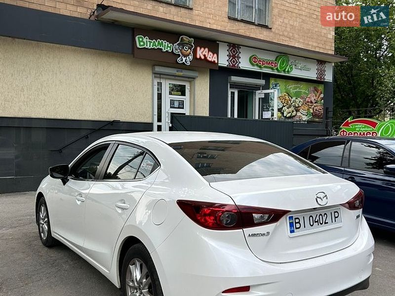 Седан Mazda 3 2016 в Полтаві