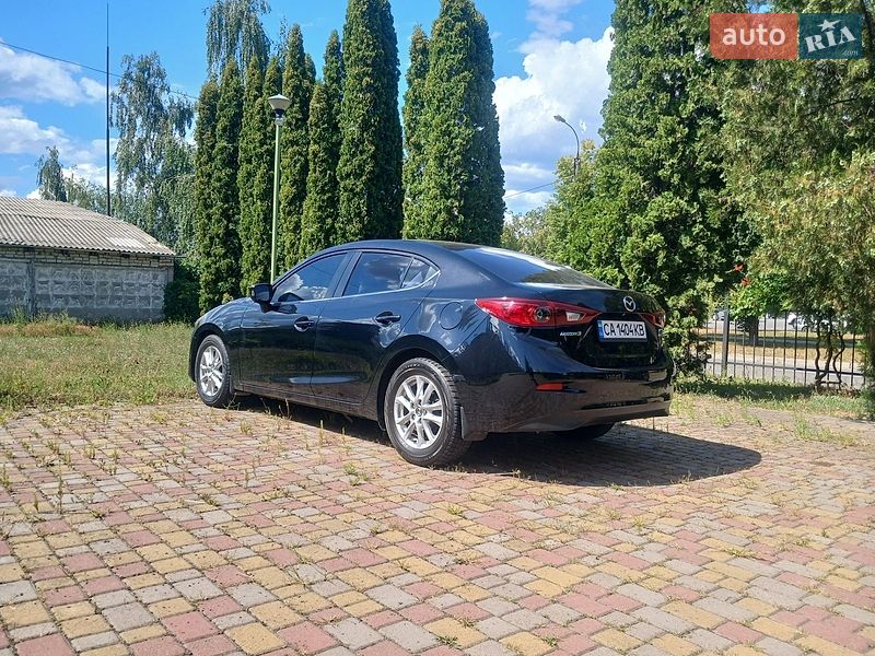 Седан Mazda 3 2016 в Черкасах
