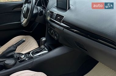 Седан Mazda 3 2016 в Смеле