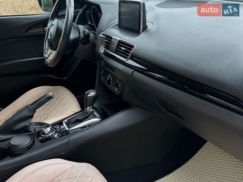 Седан Mazda 3 2016 в Смеле