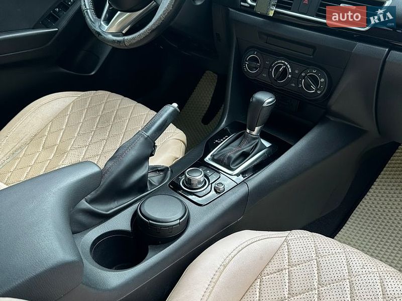 Седан Mazda 3 2016 в Смеле