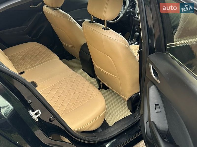 Седан Mazda 3 2016 в Смеле