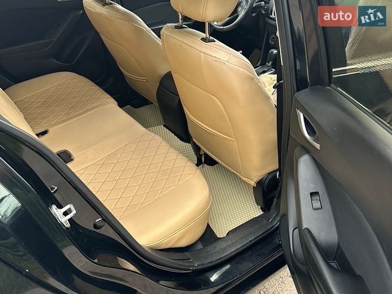 Седан Mazda 3 2016 в Смеле