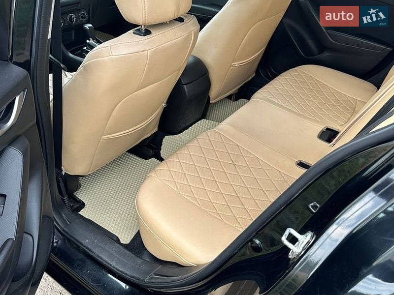 Седан Mazda 3 2016 в Смеле